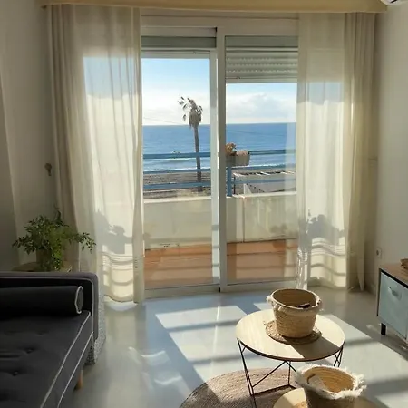 Apto Vista Al Mar Urban And Sea Apartment *